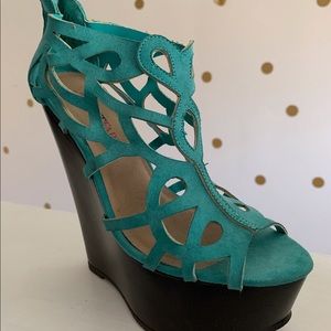 Just fab turquoise wedges